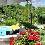 Charmante A Avec Piscine Privee Et Jardin Arsac