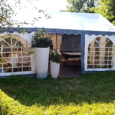 Charmante à Avec Piscine Privée Et Jardin Villa