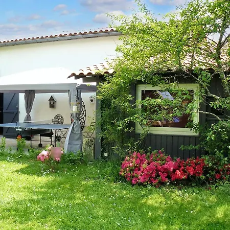 Villa Charmante A Avec Piscine Privee Et Jardin Arsac