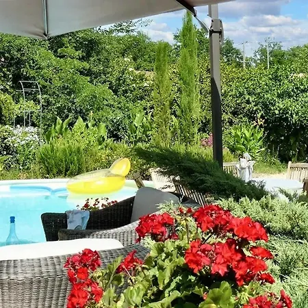 Charmante A Avec Piscine Privee Et Jardin Arsac