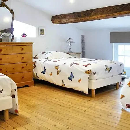 Charmante à Avec Piscine Privée Et Jardin Villa