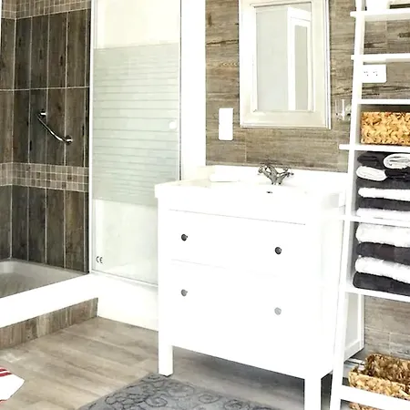 Charmante A Avec Piscine Privee Et Jardin فيلة