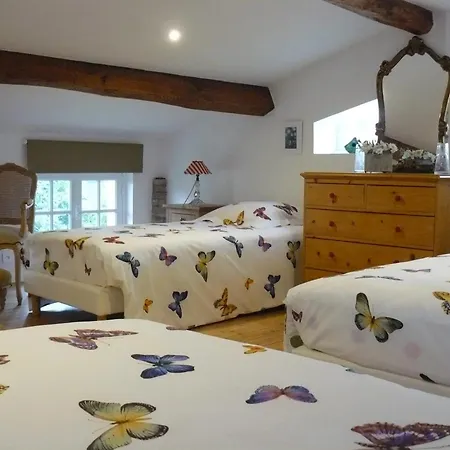 Charmante A Avec Piscine Privee Et Jardin