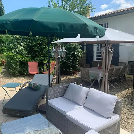 Charmante A Avec Piscine Privee Et Jardin Arsac