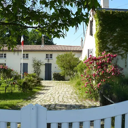 Charmante A Avec Piscine Privee Et Jardin Arsac