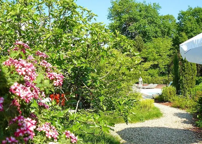 Charmante A Avec Piscine Privee Et Jardin Arsac